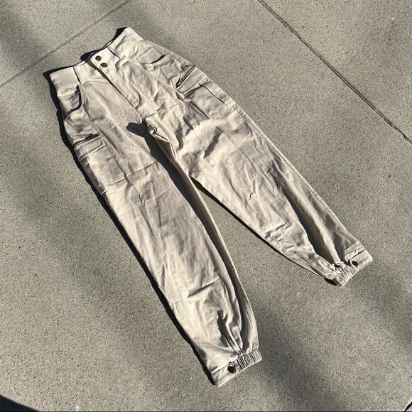 NWT Meshki tan cream high rise zipper cargo jogger pants - Picture 2 of 6